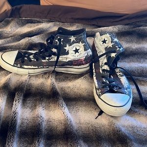 Mens 11 - American flag converse high tops